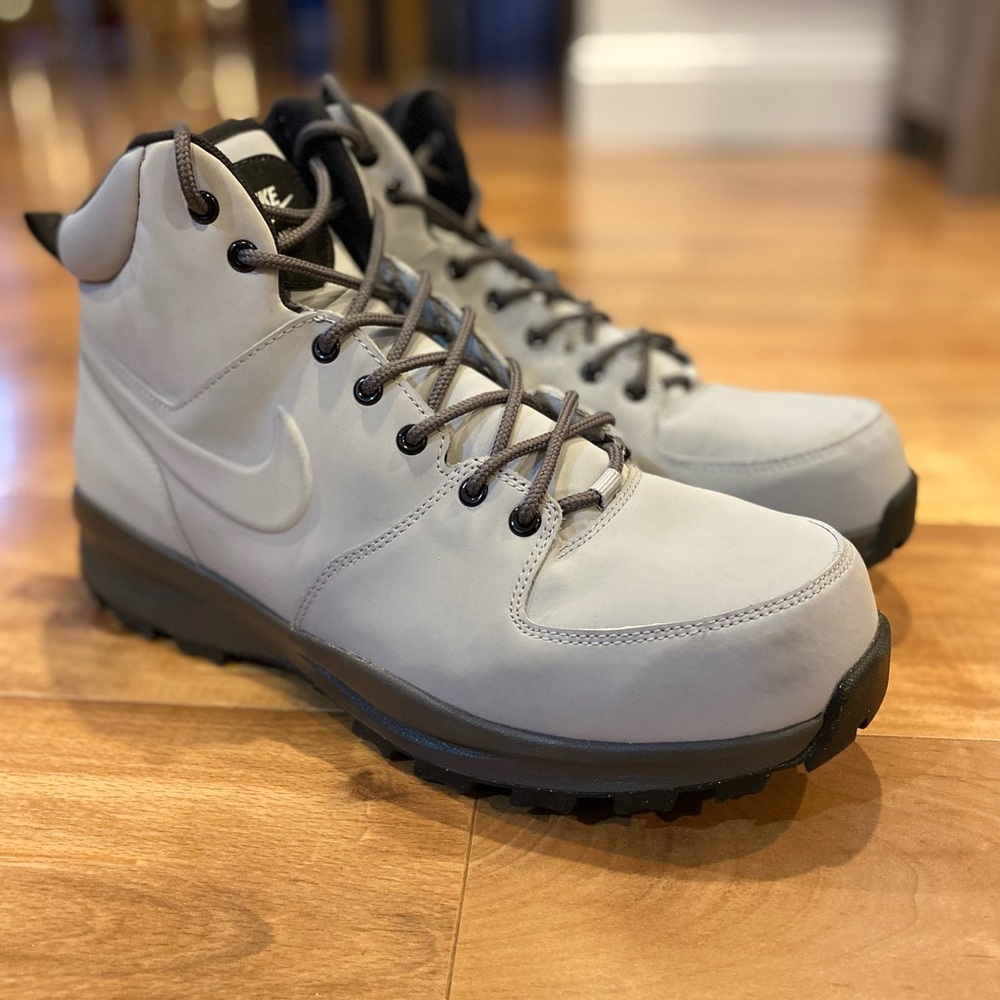 Mens Nike Manoa Boots